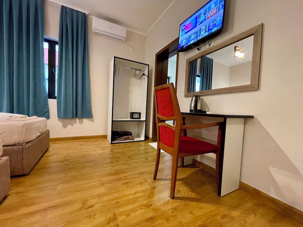 Hotel Globo Family Room 9