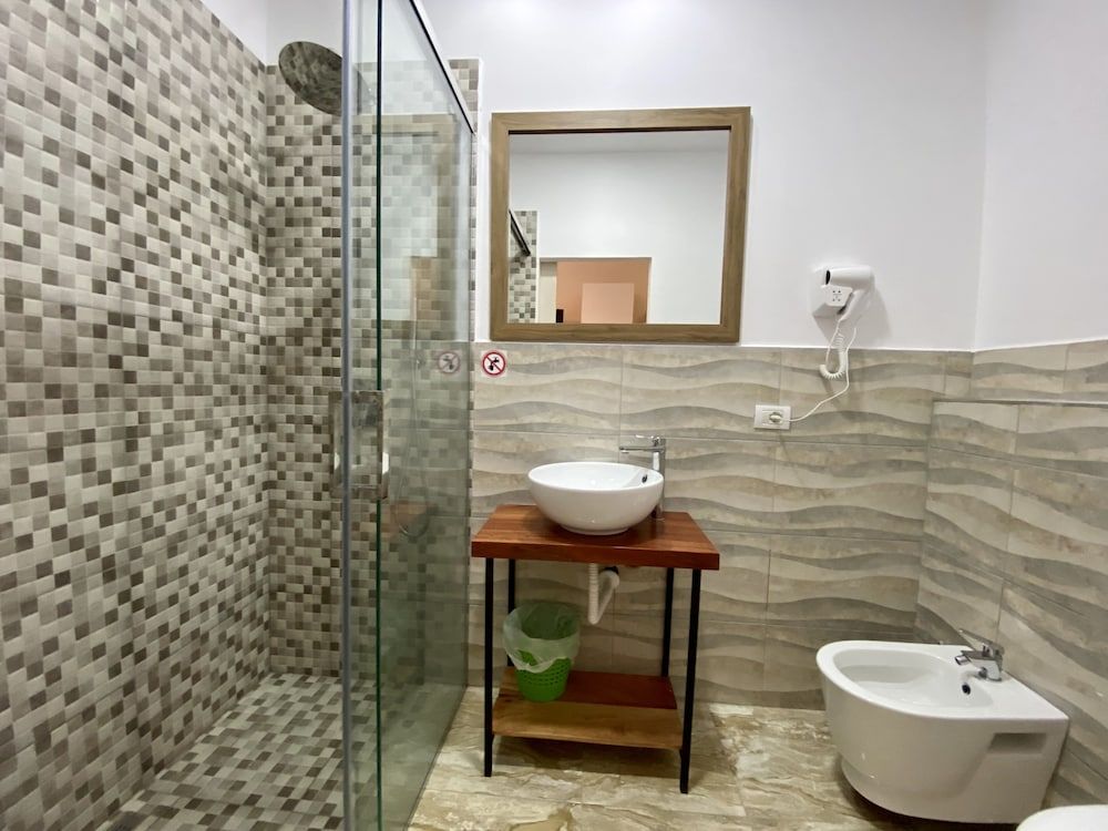 Hotel Globo Deluxe Room 8