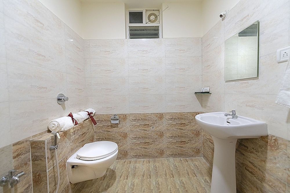 Hotel B V Colours Executive 5