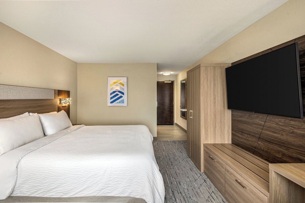 Standard Room, 1 King Bed
