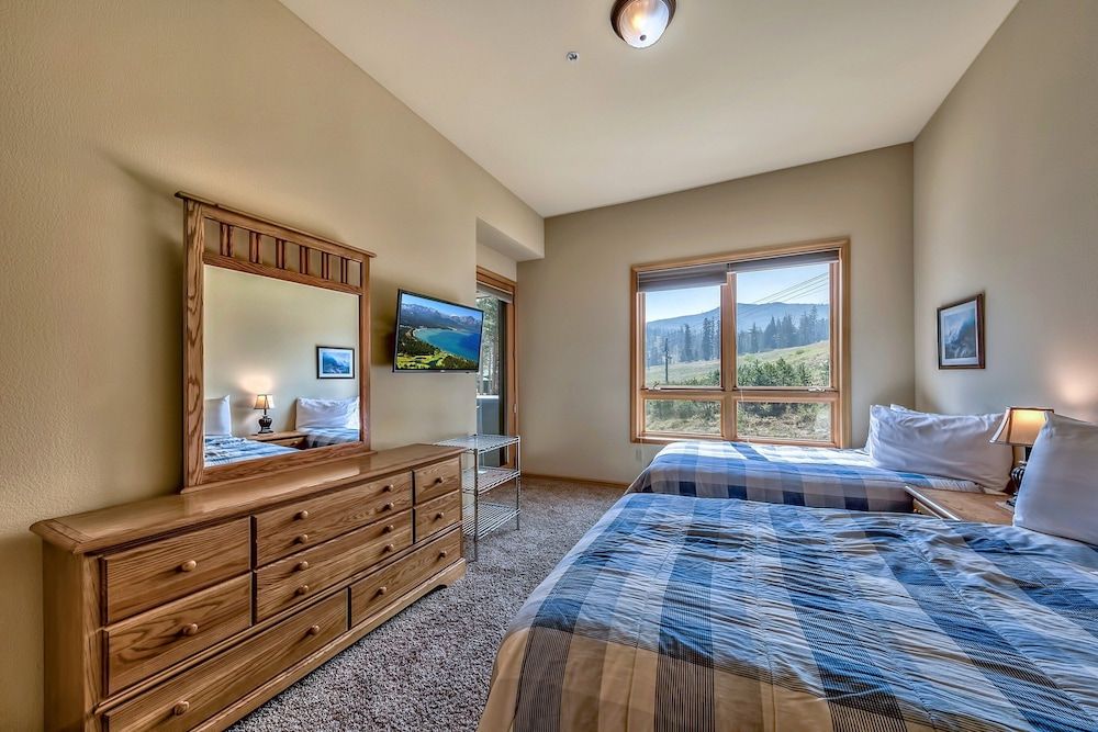 Room, 2 Bedrooms (Snowcrest)