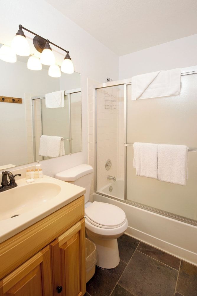 Room, 1 Bedroom (Meadows Region, 1 Bath)