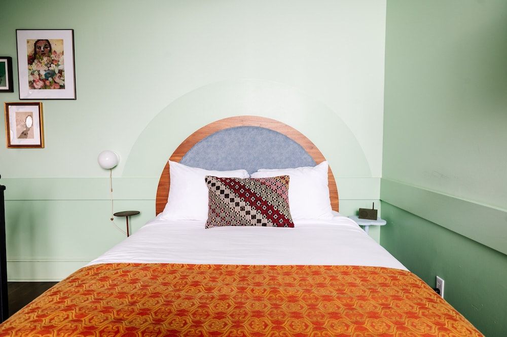 Queen Suite (24/7 Front Desk)