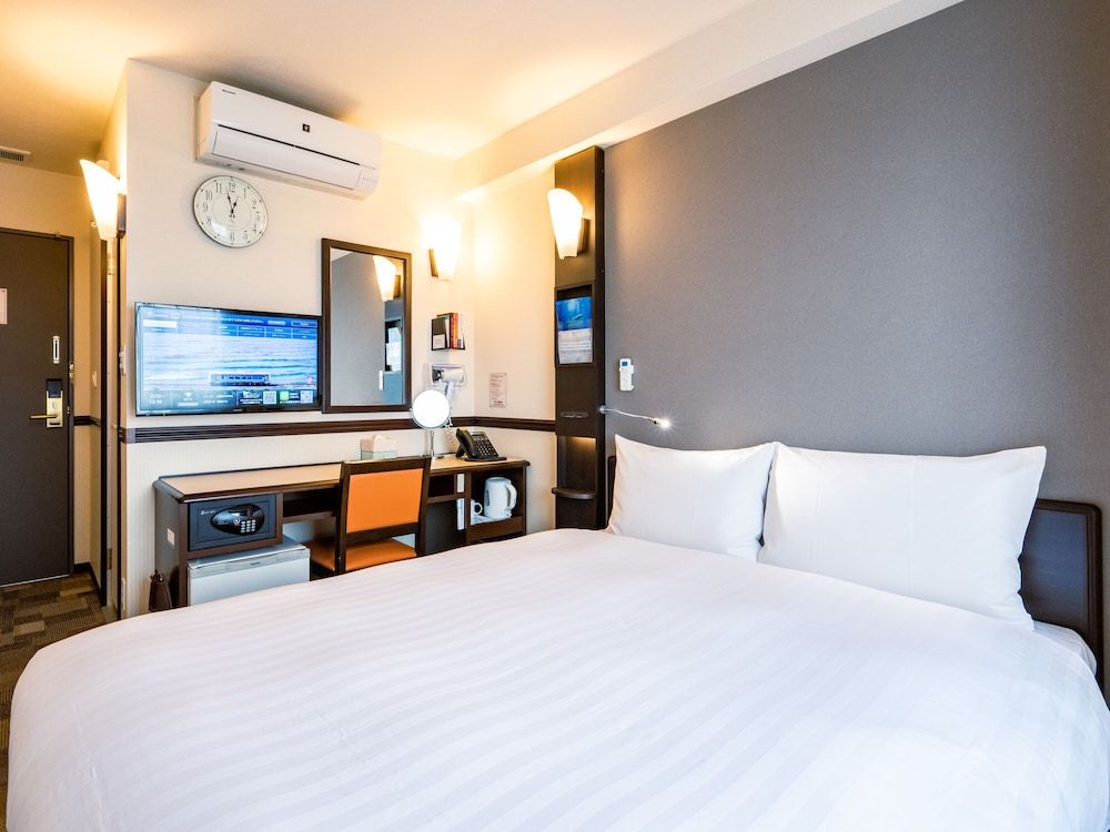 Toyoko Inn Shin Osaka Higashi Mikuni Station Economy Double Room, Smoking