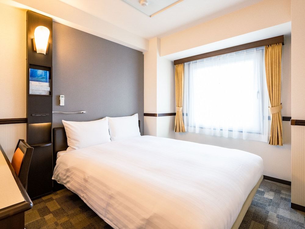 Toyoko Inn Shin Osaka Higashi Mikuni Station Economy Double Room, Smoking 2