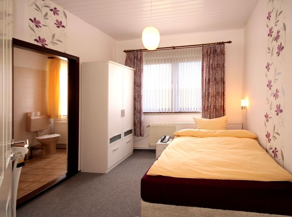 Single Room (incl. 50€ Cleaning Fee)