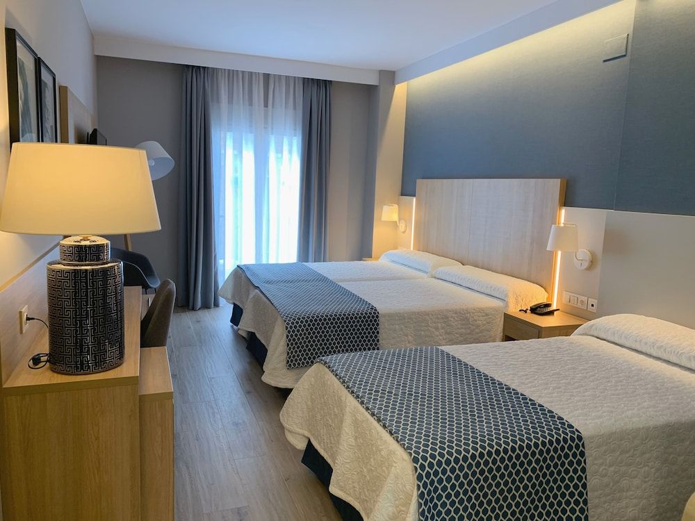 Puerta del Mar Triple Room