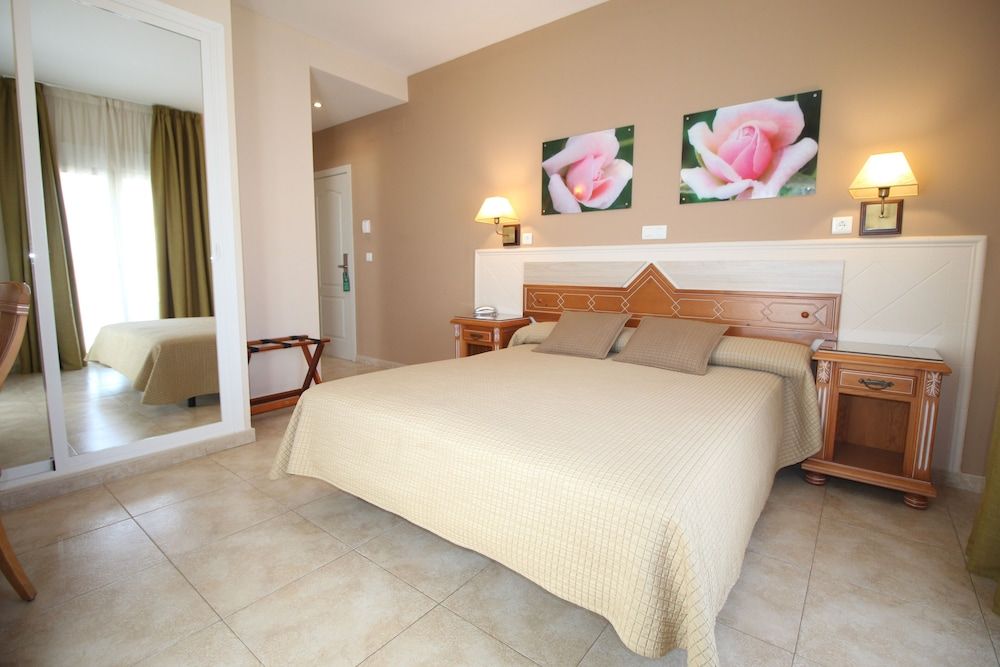 Puerta del Mar Double or Twin Room 8