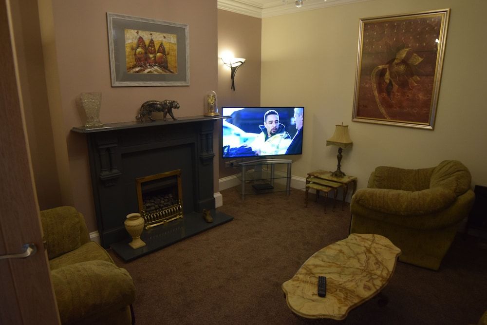 Dovedale Hotel House 5