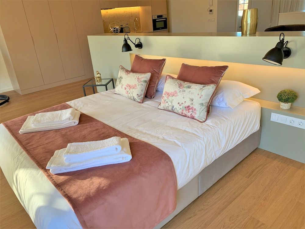Premium Double Room, Balcony, City View (Prime 7)