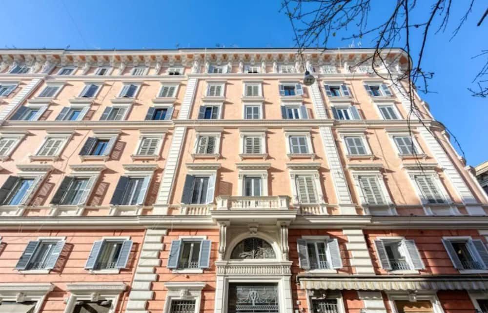 undefined Catone Vatican Suites 8