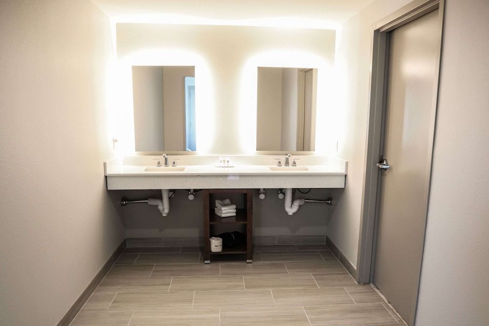 Suite, Multiple Beds, Accessible, Non Smoking