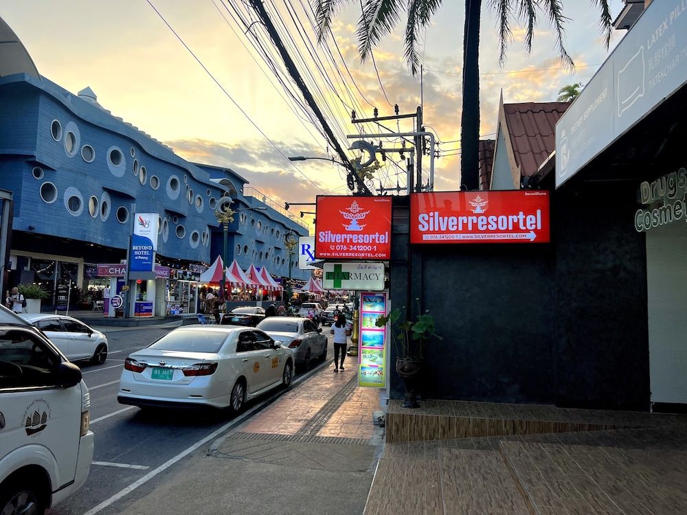 undefined Silver Resortel 6