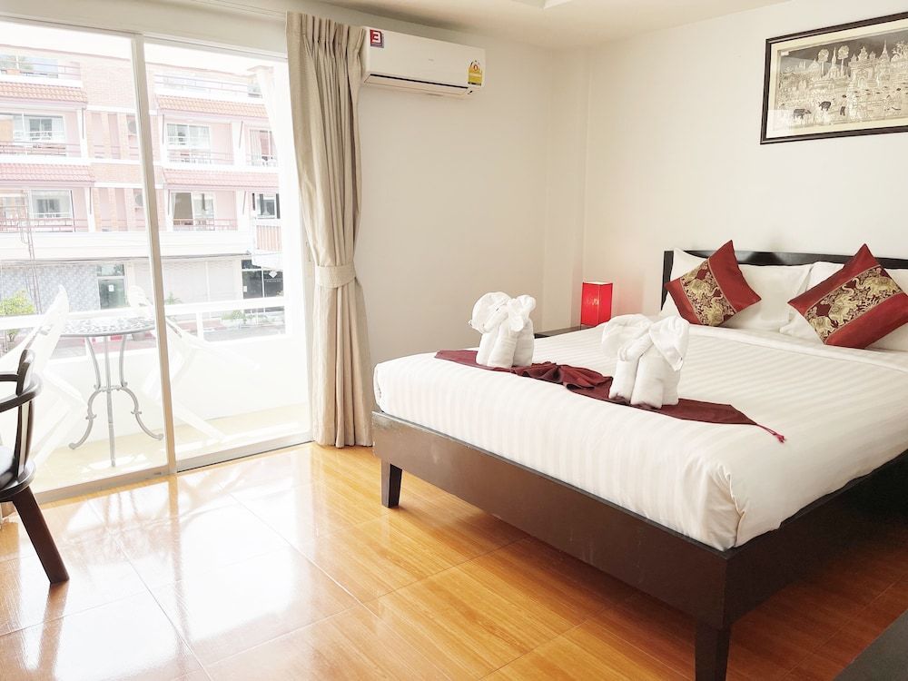 undefined Silver Resortel 10