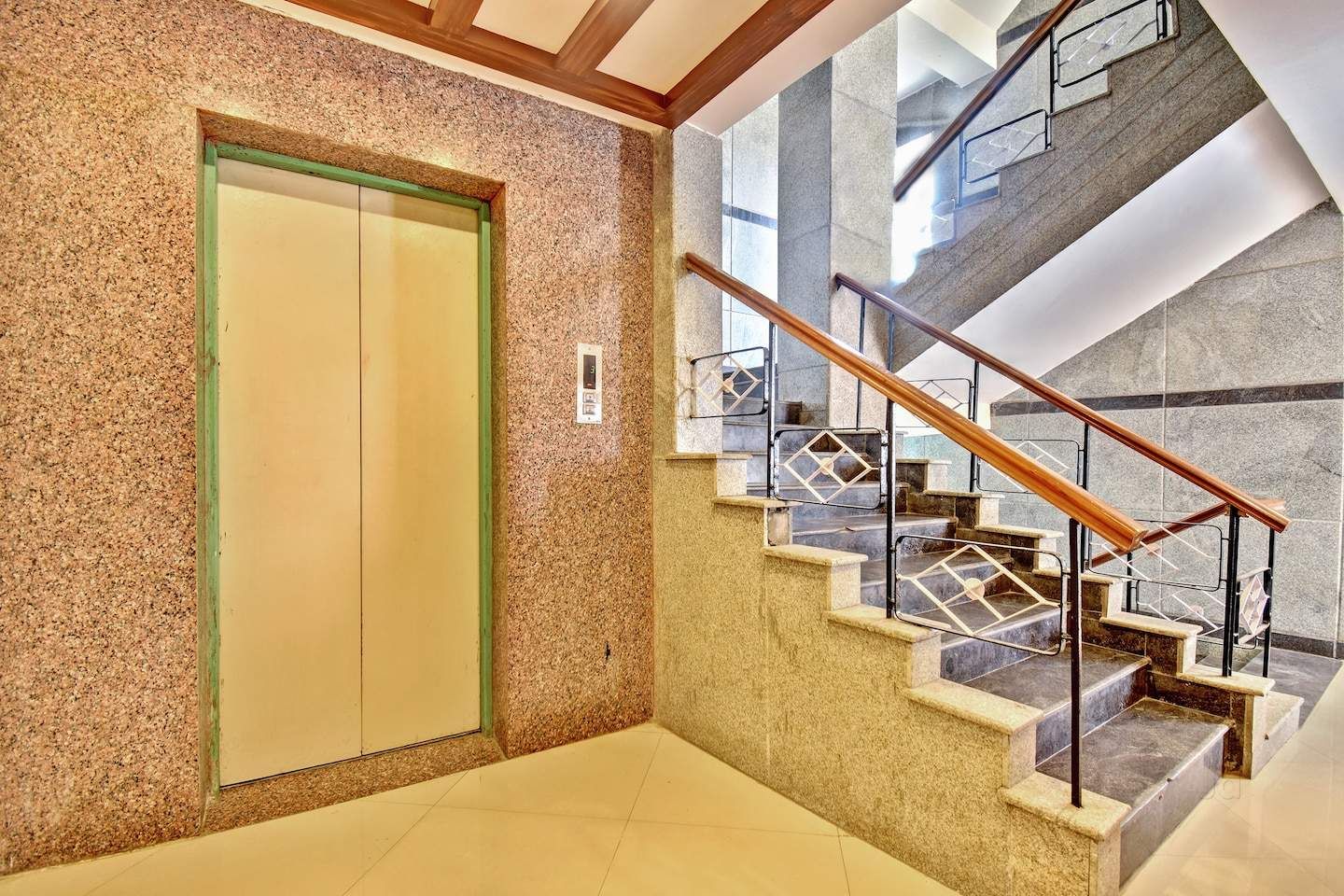 undefined i-ROOMZDMSSuites 8