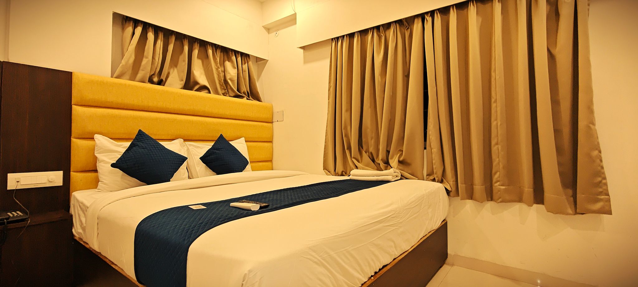 Hotel Meritel Grande, Indore Deluxe Room 6