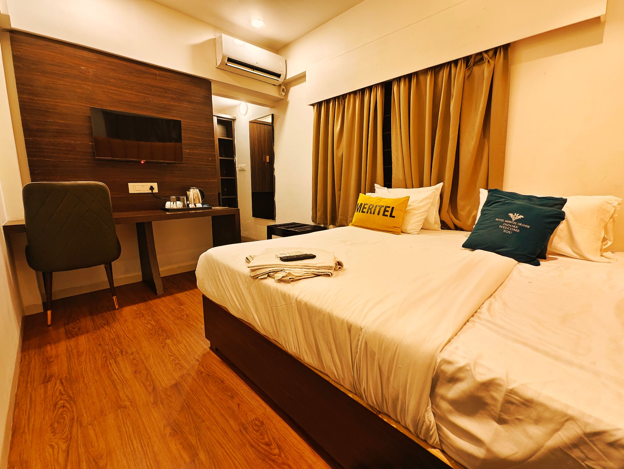 Hotel Meritel Grande, Indore Deluxe Room