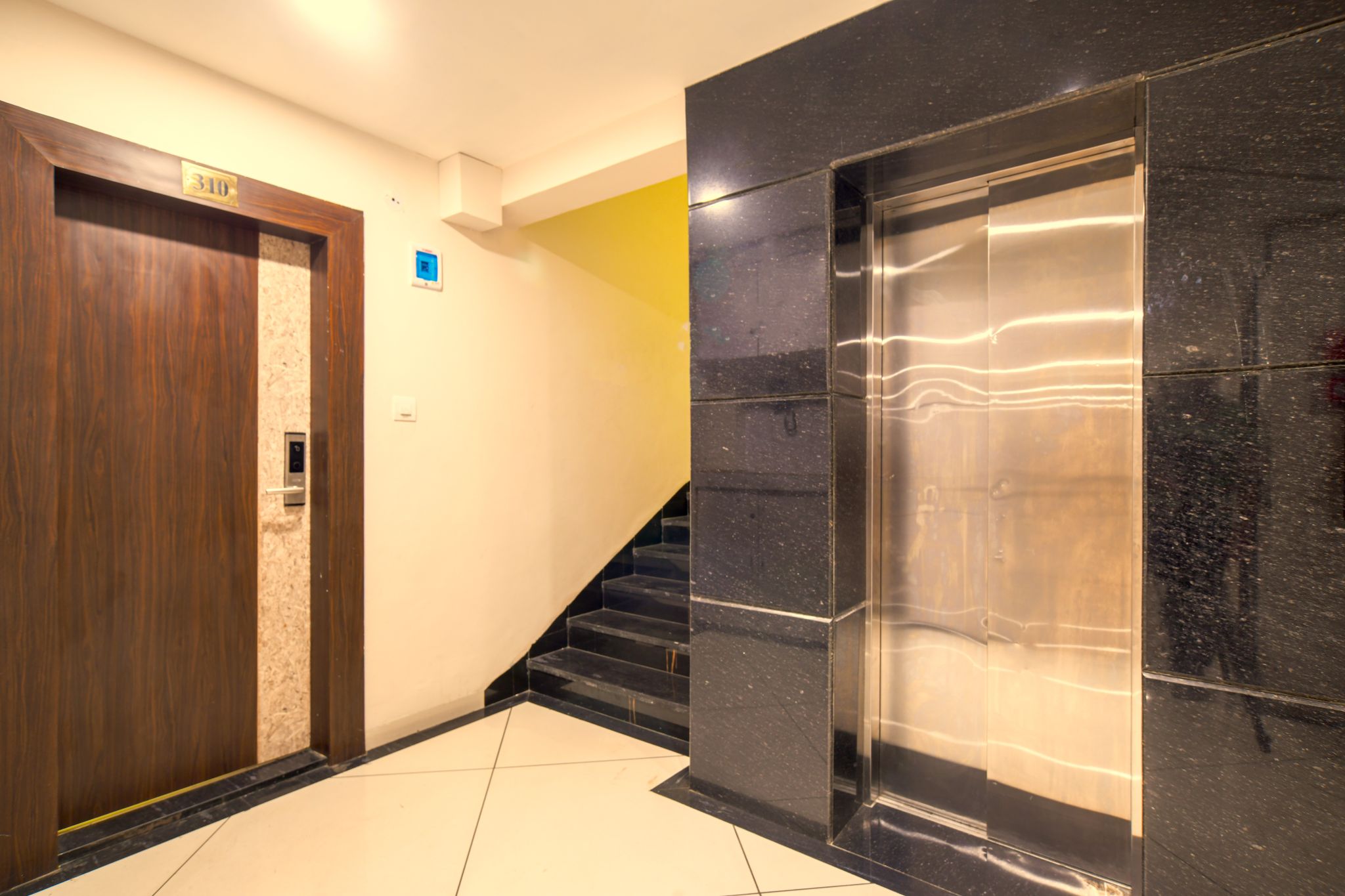 Hotel Meritel Grande, Indore Deluxe Room 15