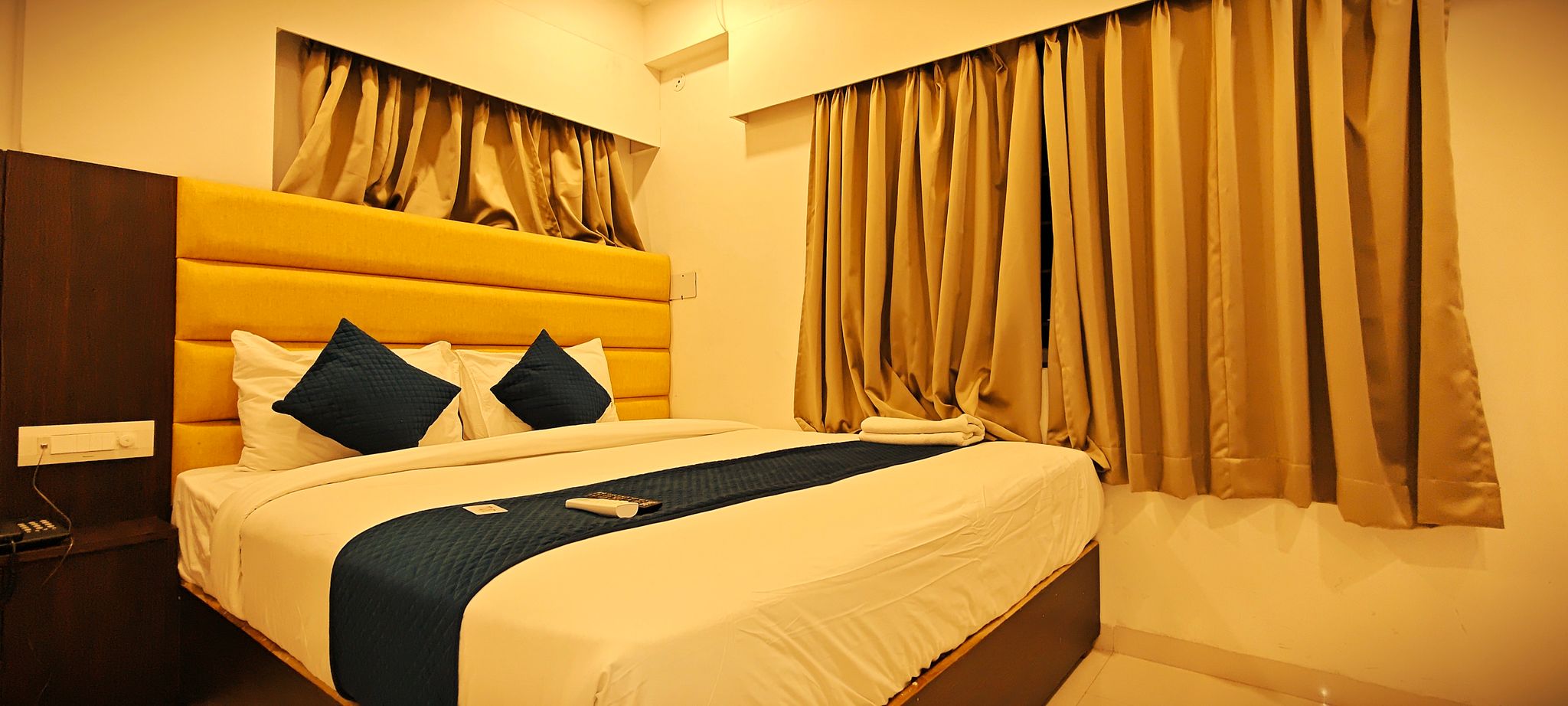 Hotel Meritel Grande, Indore Deluxe Room 2