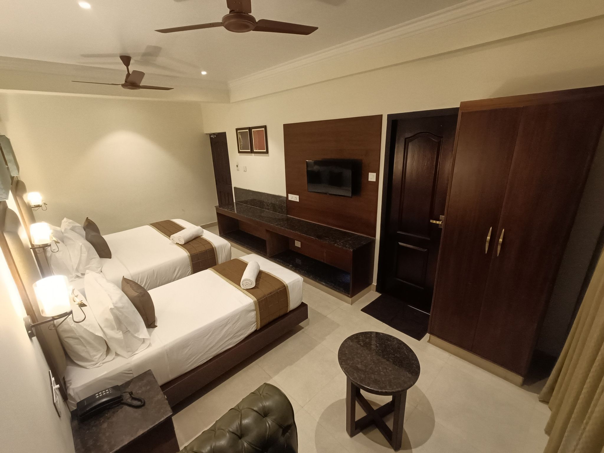 Hotel Comorin Grand Superior Double 4