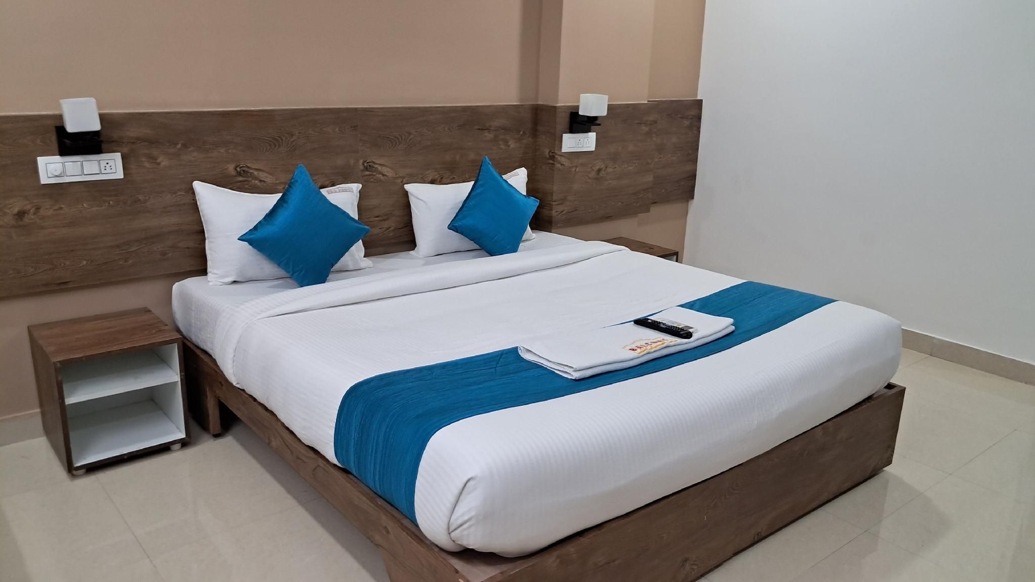 THE BALCONY Deluxe Double Room Single Use