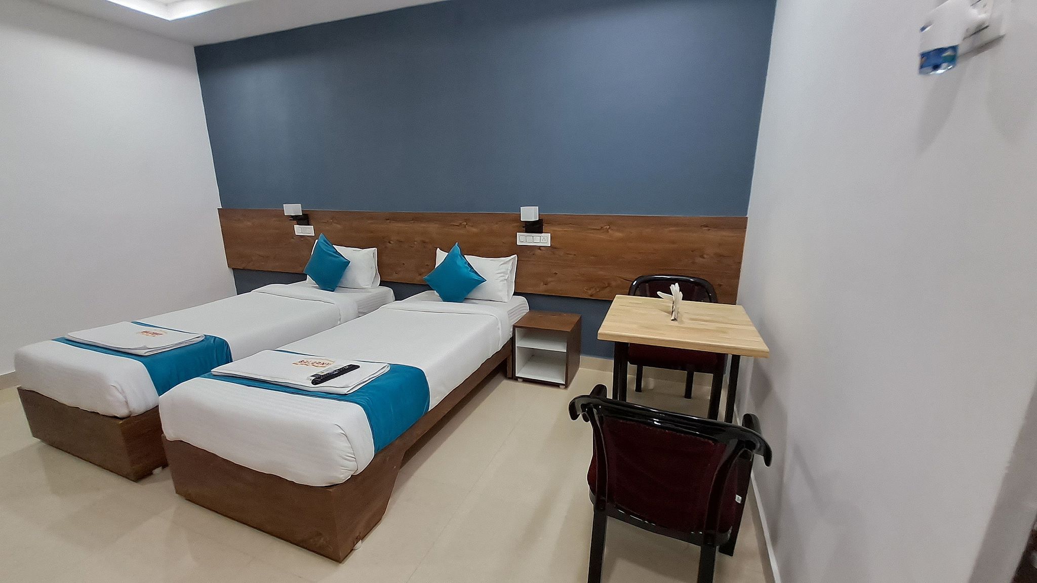 THE BALCONY DELUXE TWIN BED 3