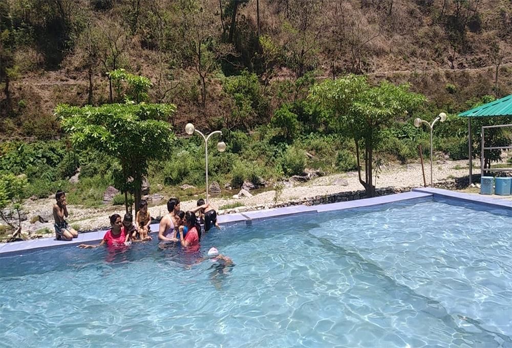 Swimming pool