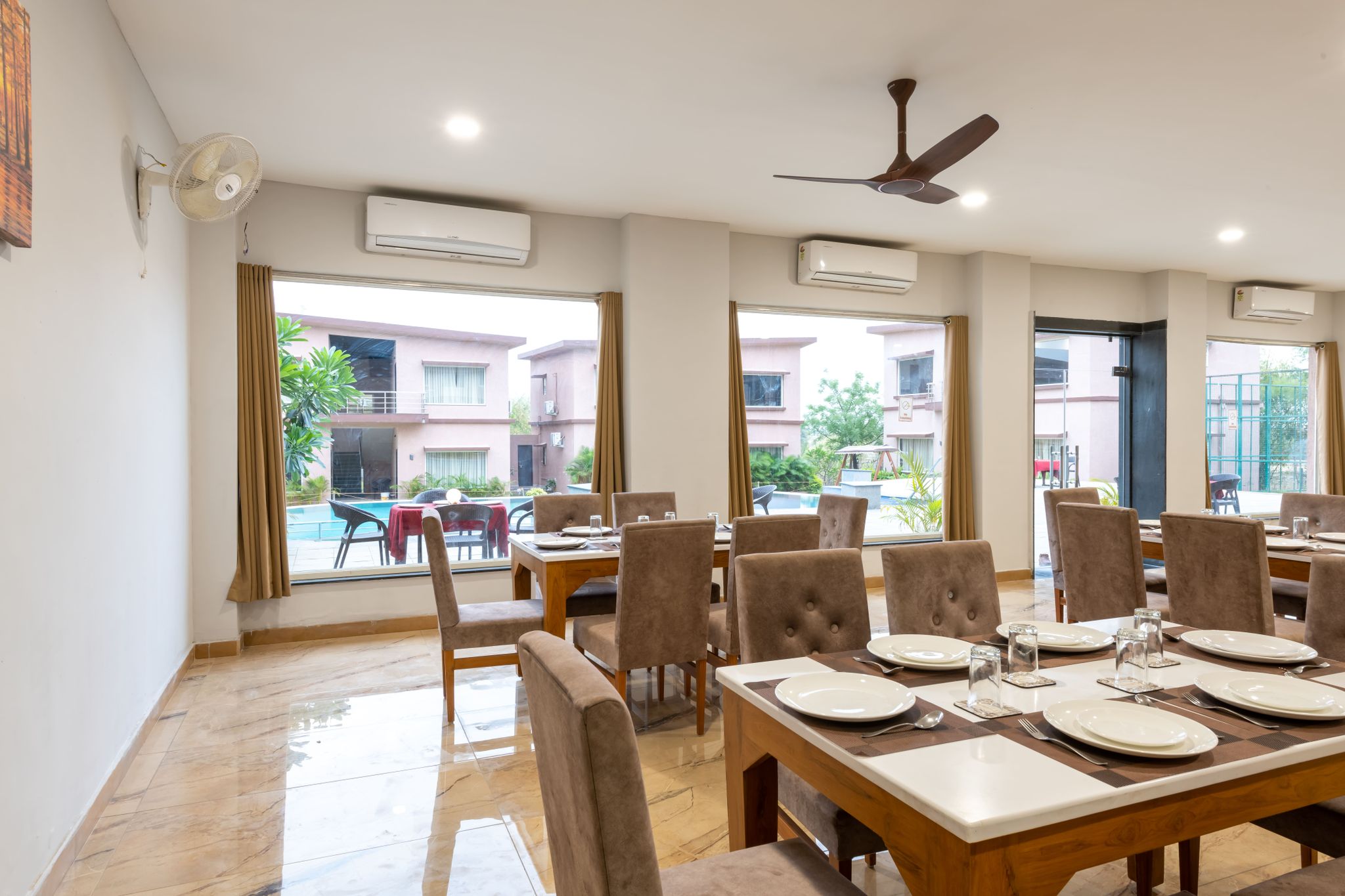 Food & Dining