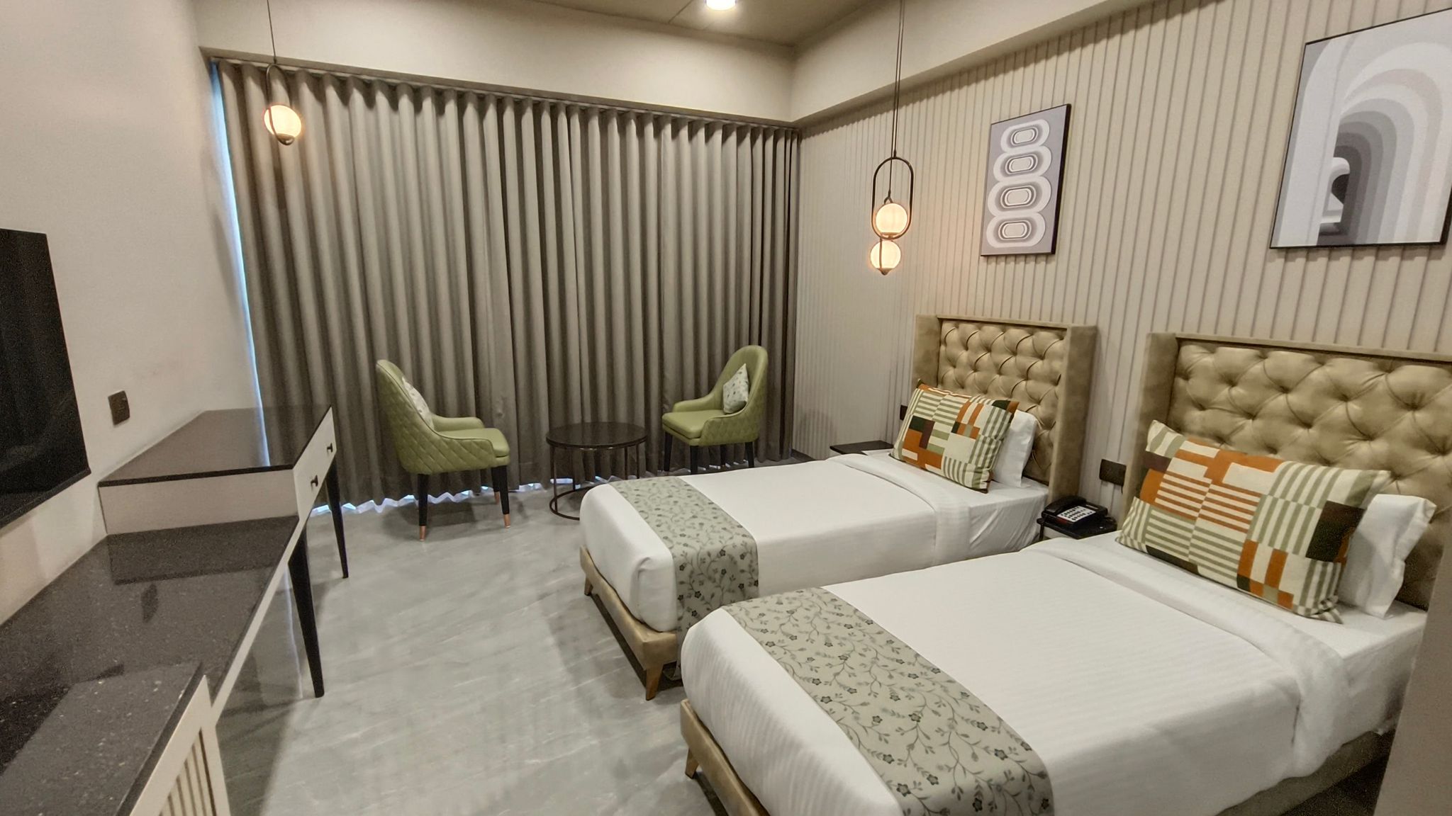 Apricot Hotel Motera Deluxe Twin Room