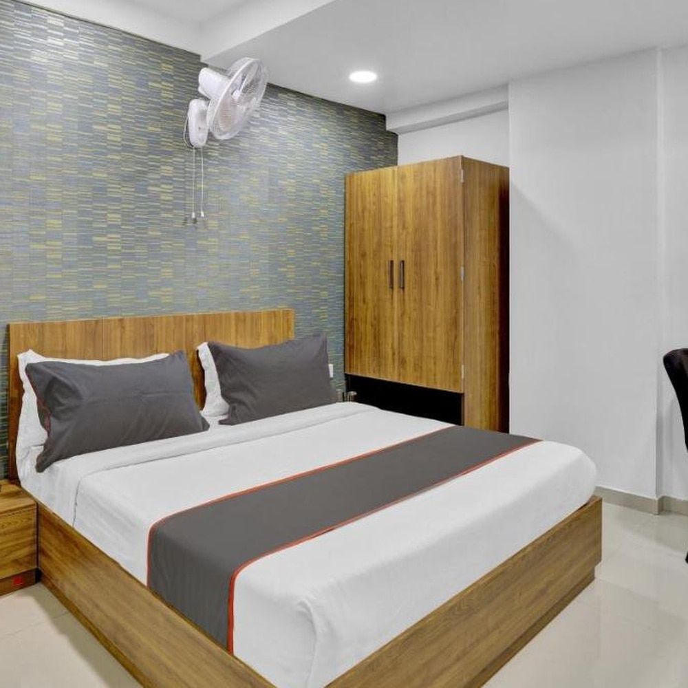 Hotel Royal Mansion, Gandhinagar Deluxe Double Room 2