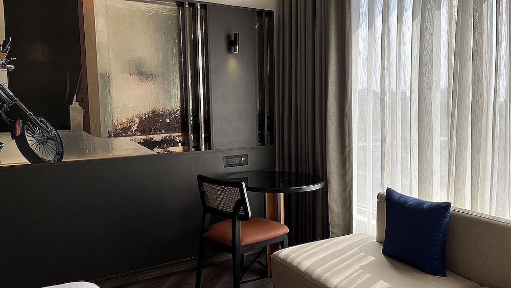 Ramada Encore by Wyndham Indore Nipania Deluxe King Room 4