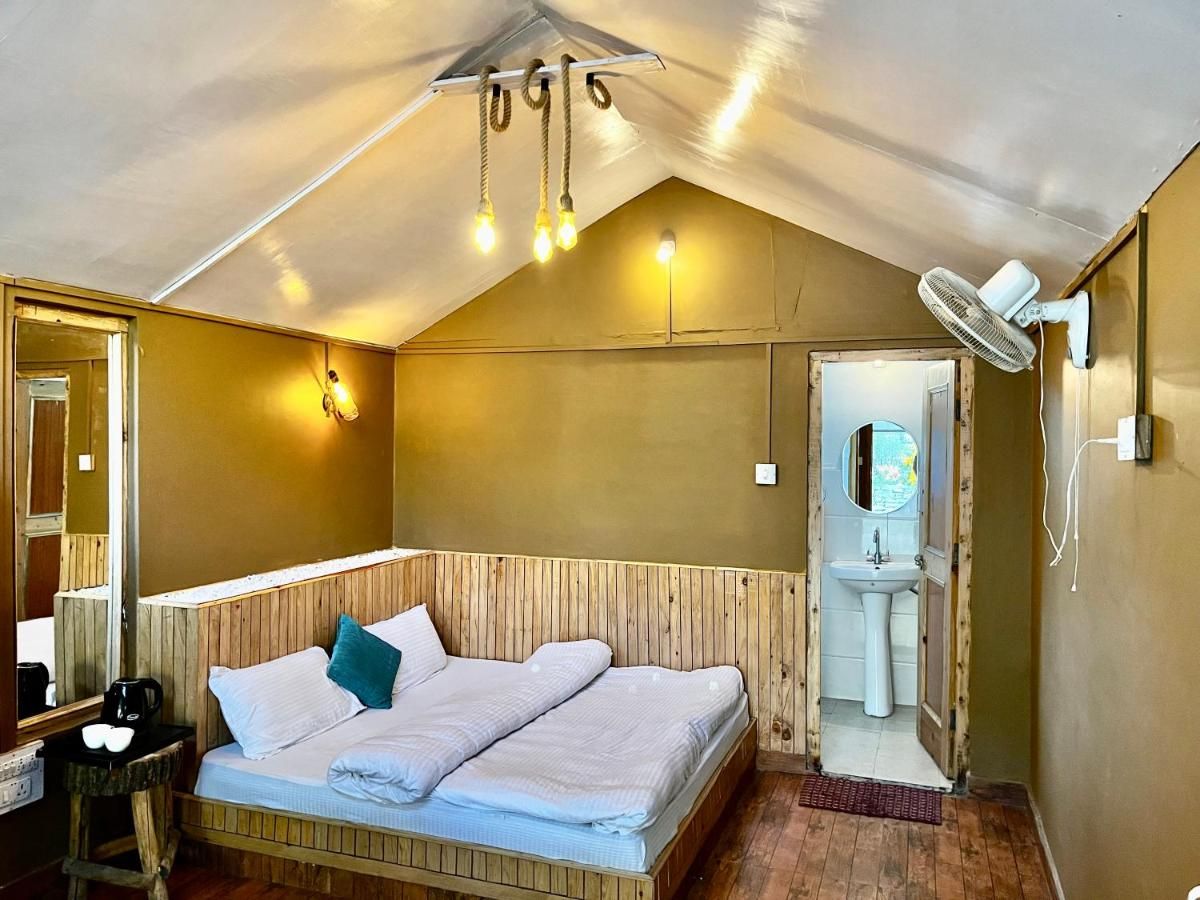Chalo Kasol Huts and Camps Mountain View Swiss Tent 3
