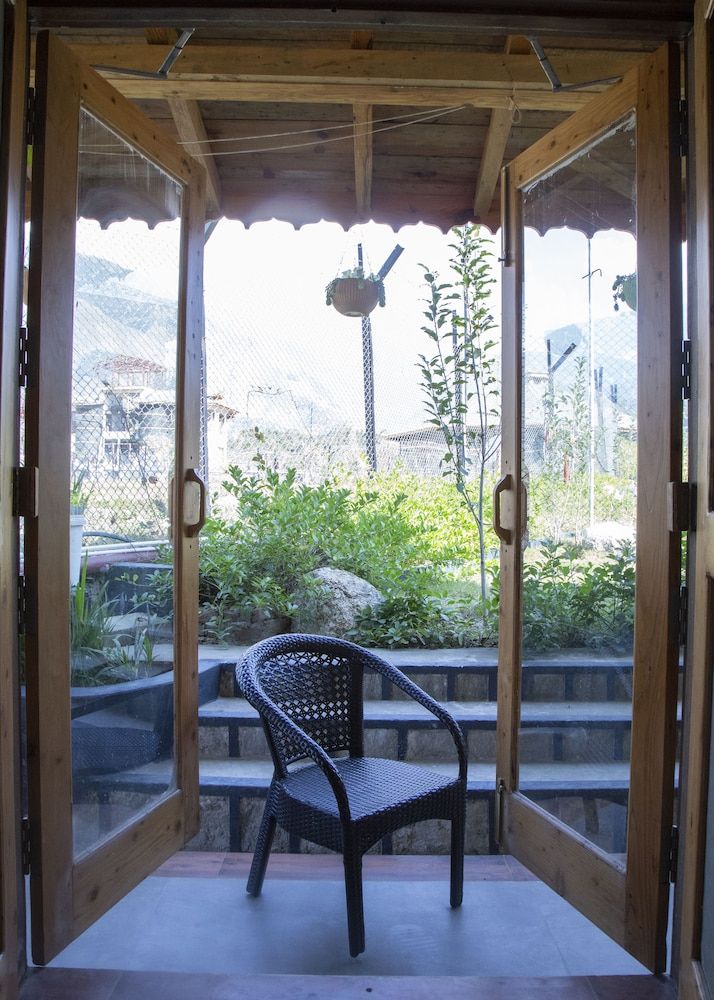 Osho Himalayas Wellness Resort Daya Room with Meditation 2