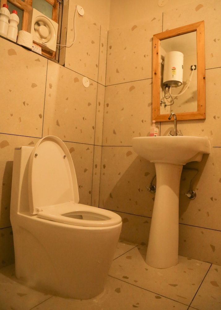 Osho Himalayas Wellness Resort Daya Room with Meditation