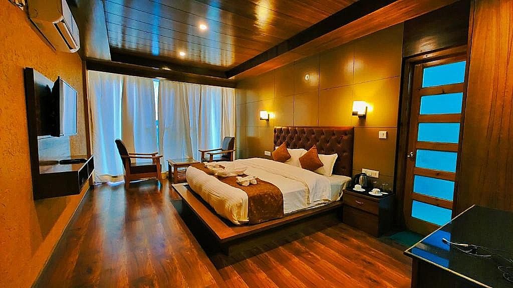 Executive Suite Room (Mountain View With Accessible Roof Top)