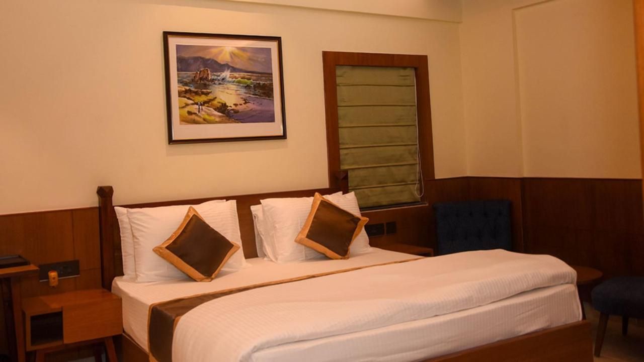 Luxury Amar Tree Resort Superior King Room 2