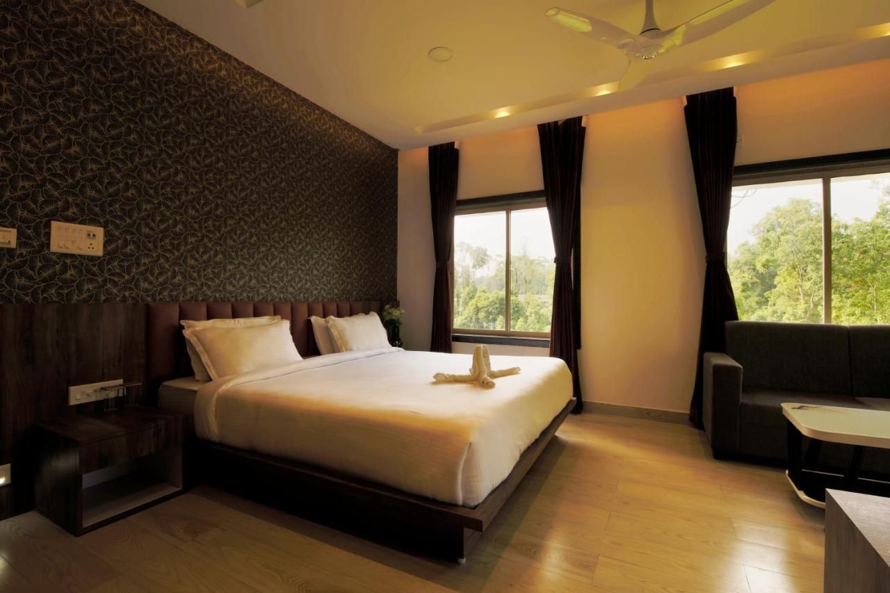 ADB Kanvas, Lataguri Double bed Jungle View 5