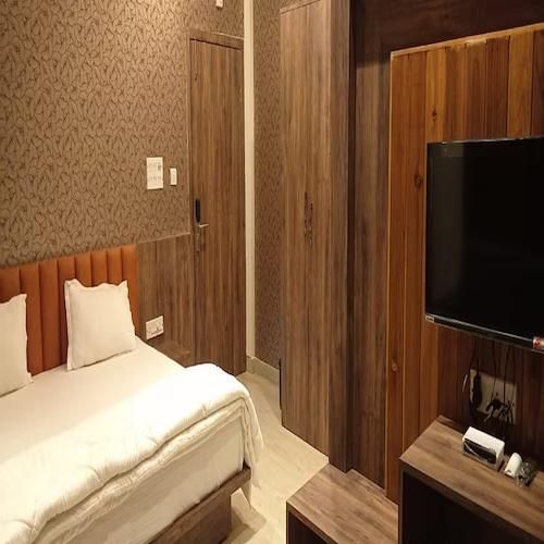 ADB Kanvas, Lataguri Double bed Jungle View 2