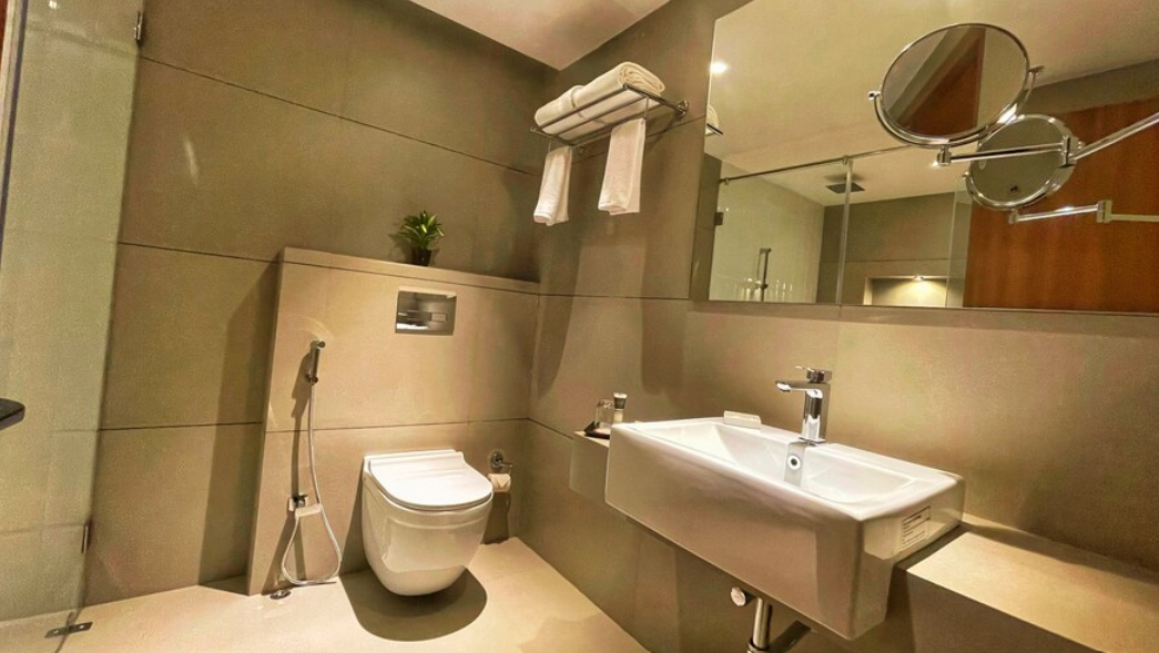 KLB Grand Superior Room 8