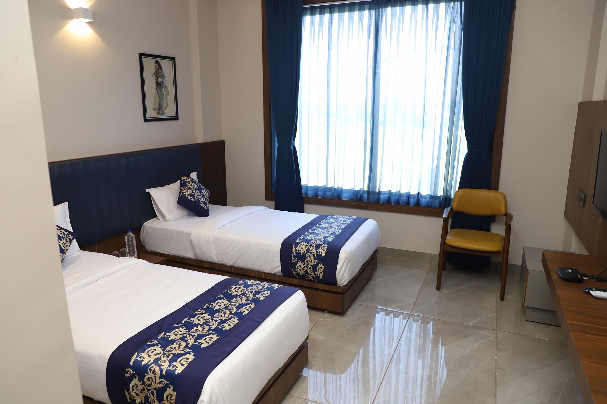 Hotel Maple Tree Inn