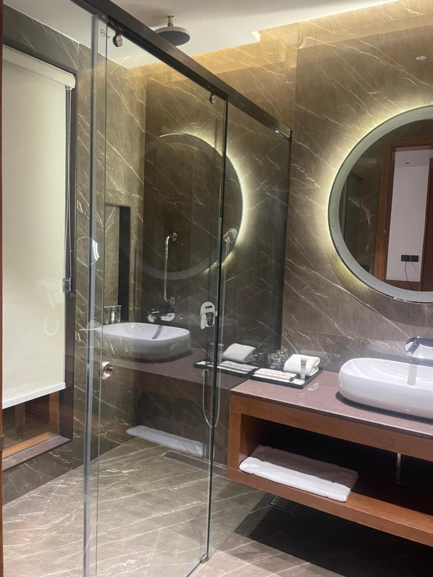 Deluxe AC room with City view and Queen Bed