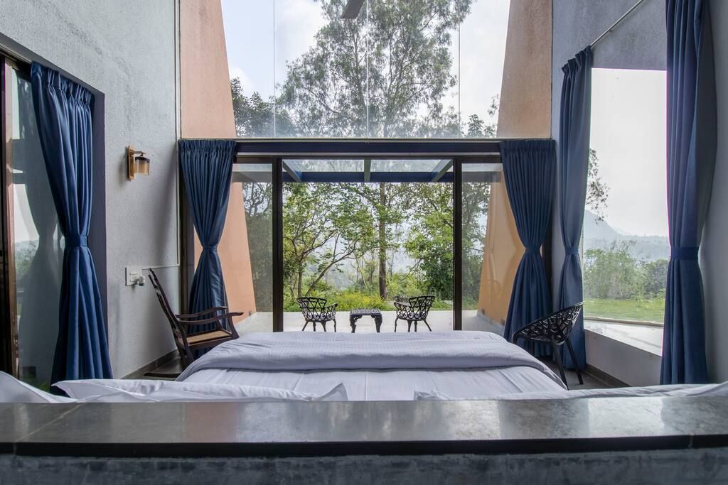 SaffronStays Solasta - infinity pool villa with Mulshi Dam views Solasta - Mulshi, Maharashtra