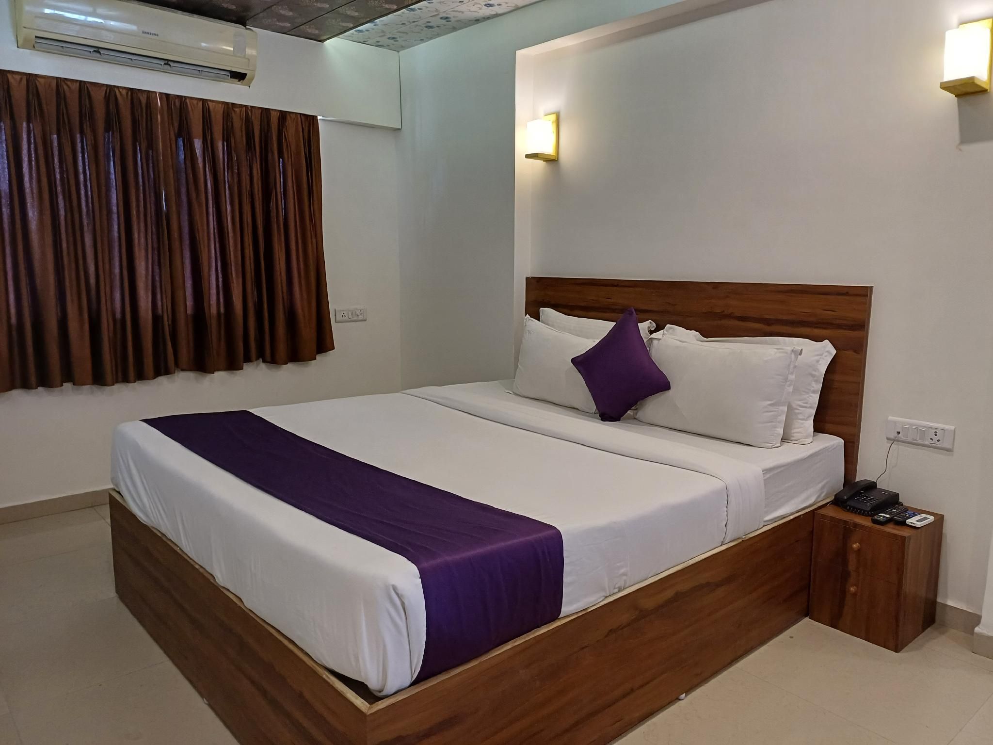 VITS Daman Devka Beach Deluxe Room