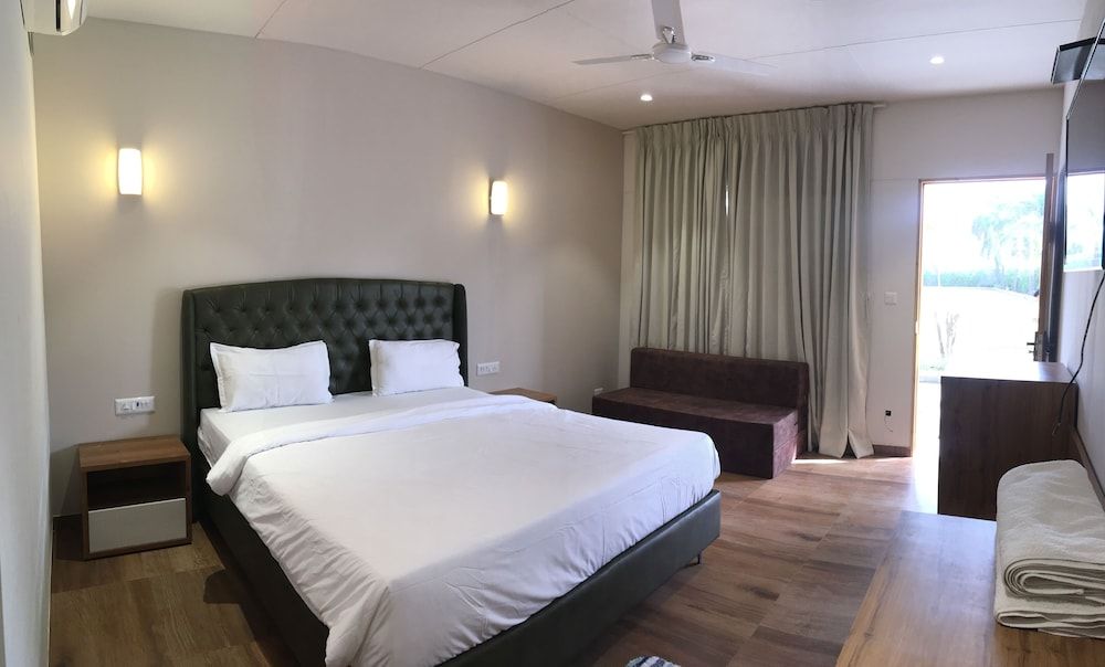 VITS Daman Devka Beach Cottage Room 10