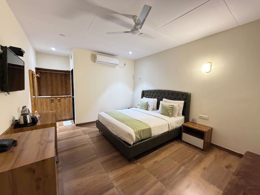 VITS Daman Devka Beach Cottage Room 8