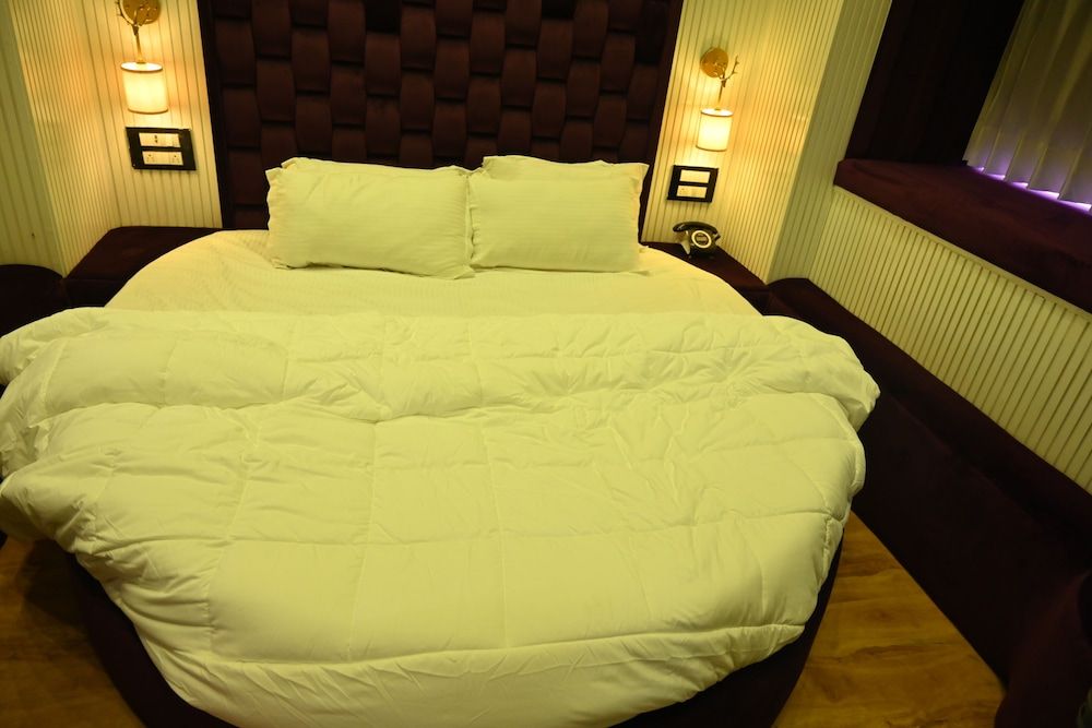 Ebowla Residency Grand Room 2