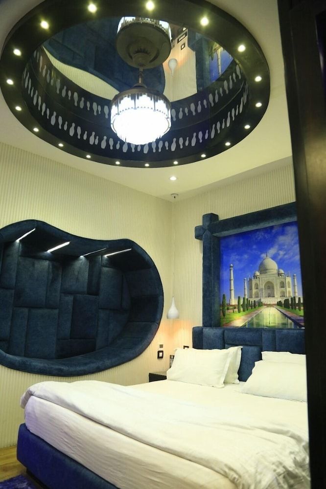 undefined Ebowla Residency 10