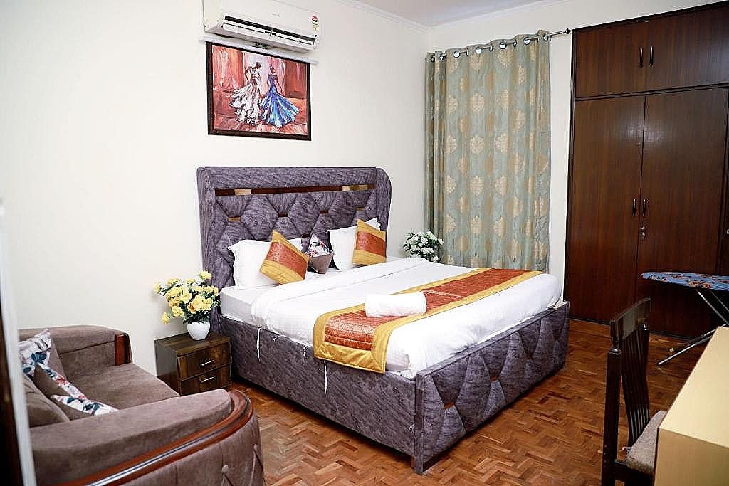 Fortune Home service Apartment, 3BHK-1B, E28 Saket  Three-Bedroom Apartment 4
