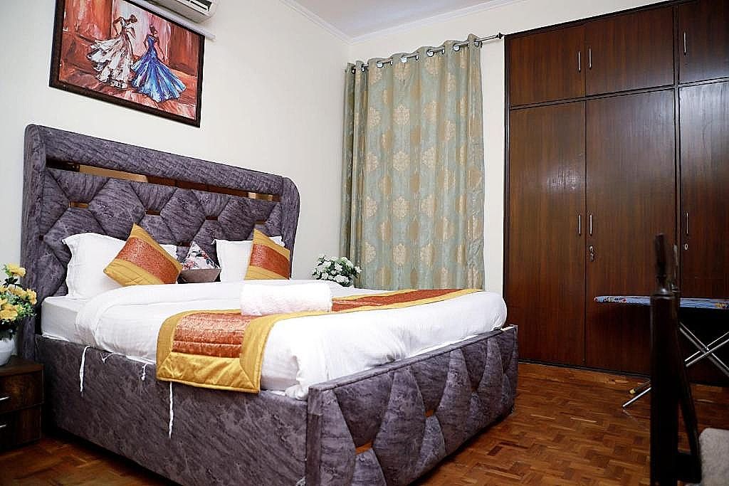 Fortune Home service Apartment, 3BHK-1B, E28 Saket  Three-Bedroom Apartment 6