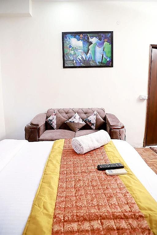 Fortune Home service Apartment, 3BHK-1B, E28 Saket  Three-Bedroom Apartment 11